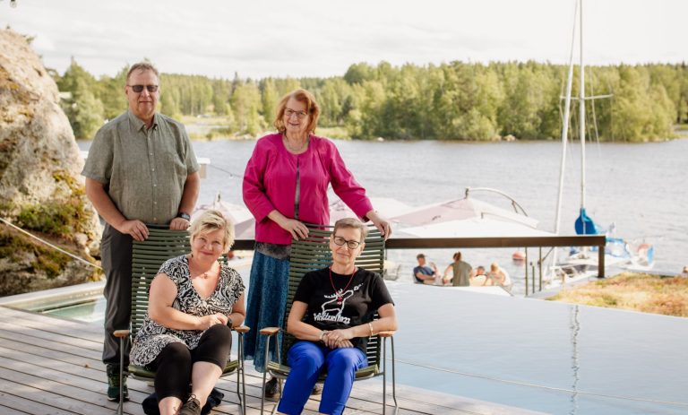 Kuvassa neljä henkilöä, Timo Seppänen, Jaana Leppäkorpi,Paula Virolainen ja Sirpa Salonen.